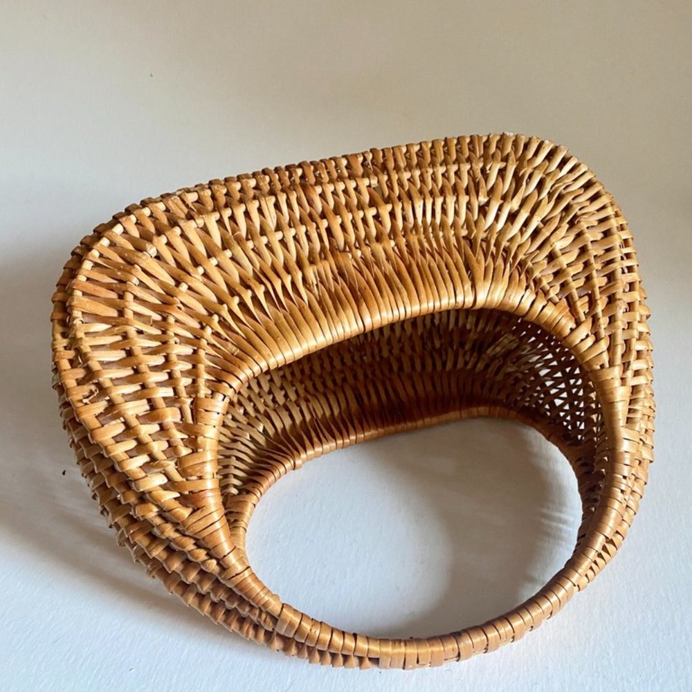 Large Vintage Handmade Wicker Market Handbag/Gondola Shape Basket, Cottage core - Picture 5 of 5